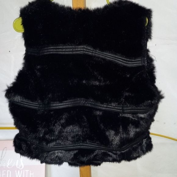 ME JANE FAUX FUR YOUTH VEST - Picture 3 of 4